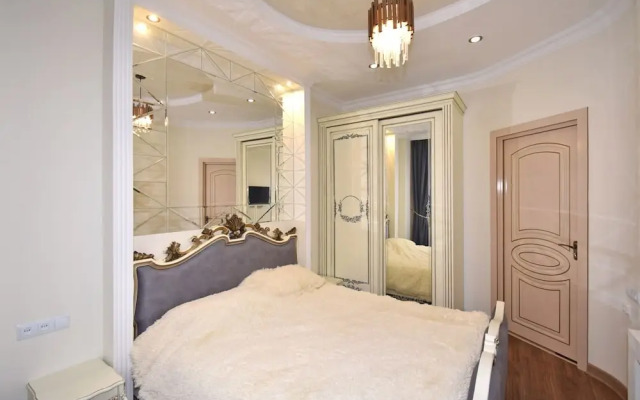 Apartments by Luxe Group AM422