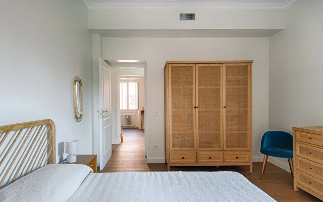 Auditorium Elegant Apartment