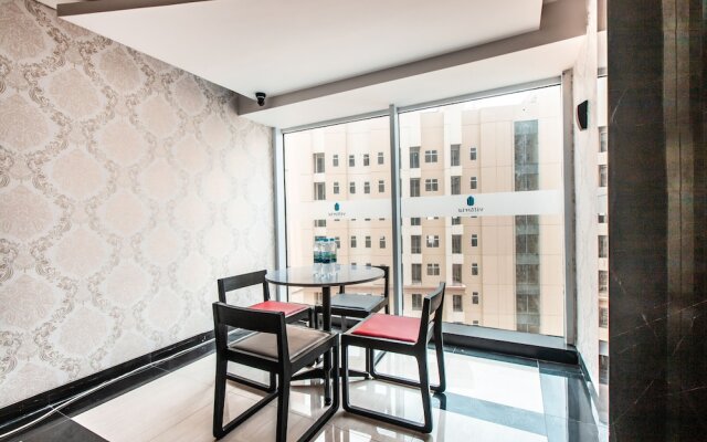 Super Oyo Collection O 16 Vittoria Residence