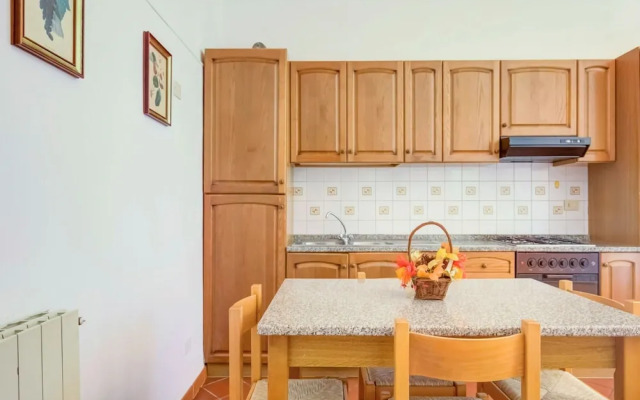 Apartment With Swimming Pool