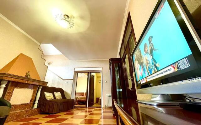 Дом на переулке Буачидзе 2