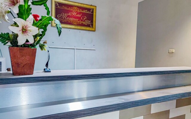 Maximus Prime by ZEN Rooms