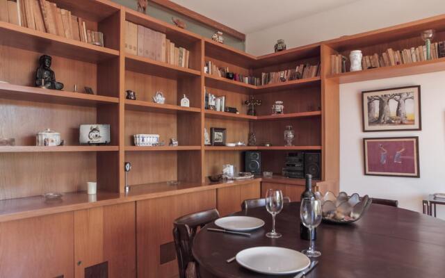 Rent4Rest Estoril Beachfront Apartments