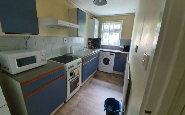 9 Vernon Close Serviced Holiday Home