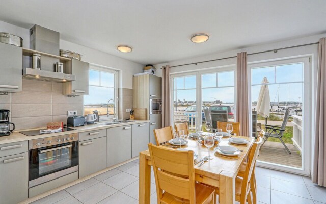 Weiße Strandvilla/56a O