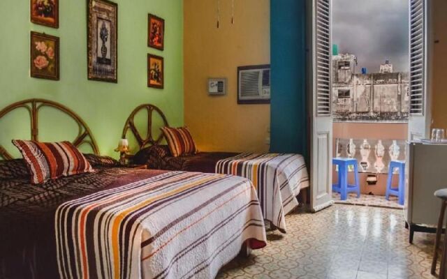 Hostal Balcones Consulado
