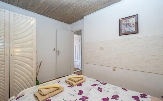 Stunning Home in Jadranovo With Wifi and 5 Bedrooms