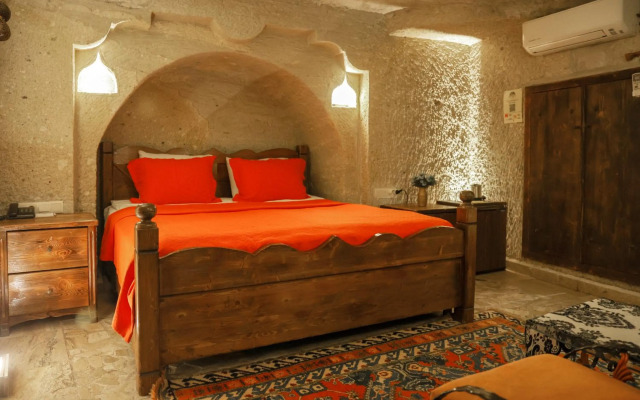 Maccan Cave Hotel