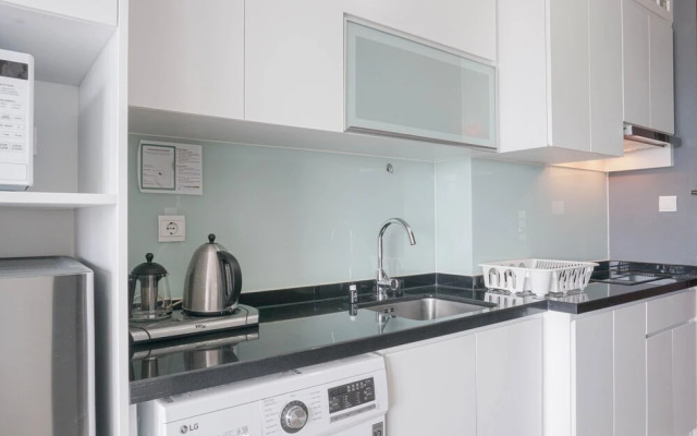 Comfy and Wonderful Studio Menteng Park Apartment