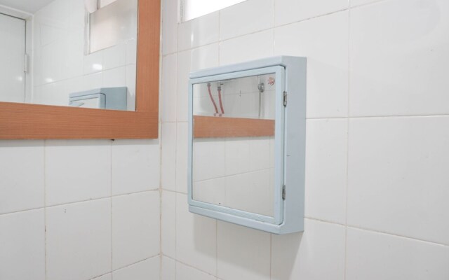 Great Location And Comfy 2Br At Bassura City Apartment