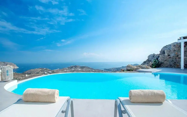 Elegant Villa With View