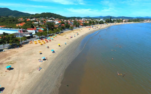 Apt 300 M Da Praia Próximo Ao Beto Carrero