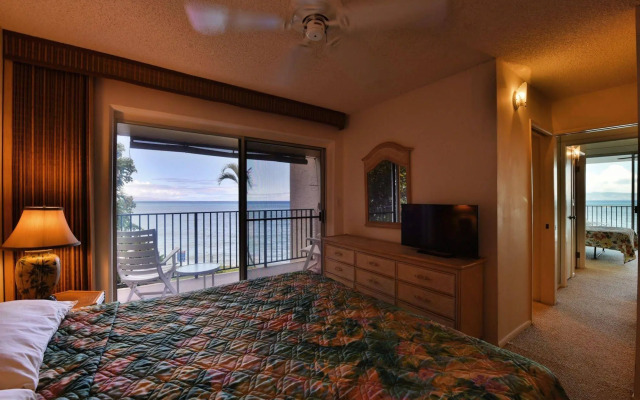 Hololani Resort