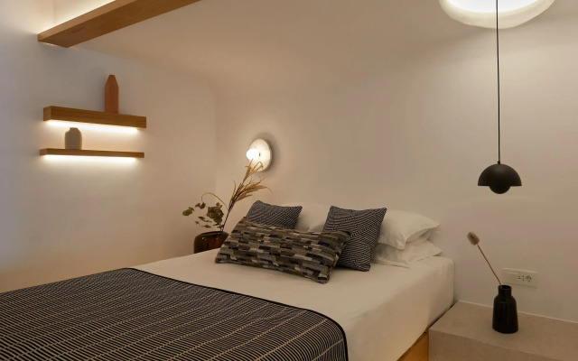 Oia Suites