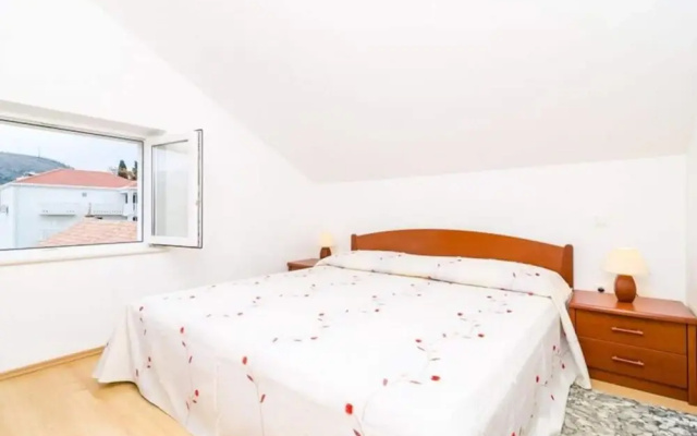 Apartments Nikola - Comfort One Bedroom Apartment With City View