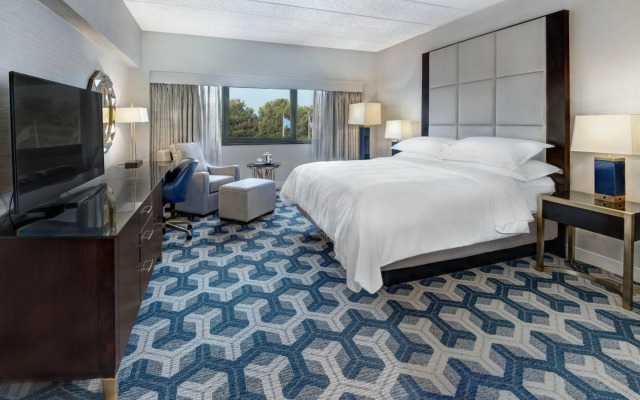 Sheraton Eatontown Hotel