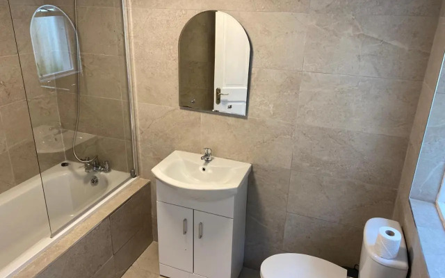 2 Bed Townhouse Eyre Square City Centre