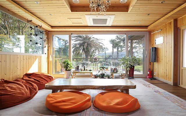 A-rock Guesthouse - Hostel