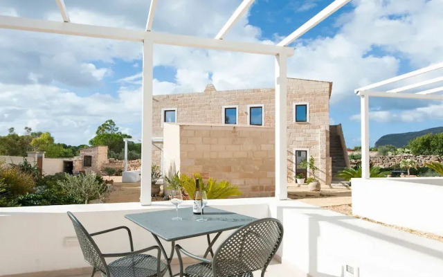 Historic Holiday Home in Favignana With Garden