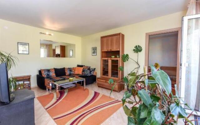 NeriesApartment No.1 Holidays By J. Basanaviciaus