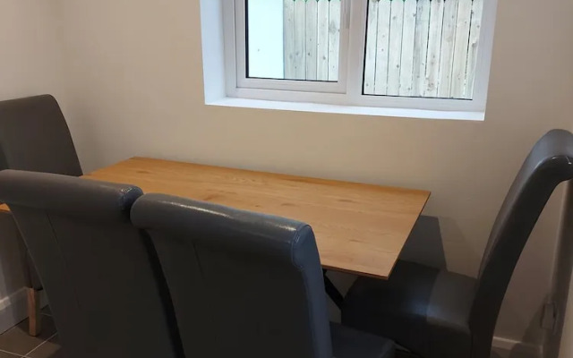 8 Eyre Square Lane