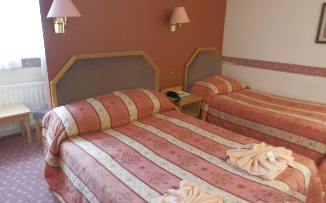 Riviera Hotel