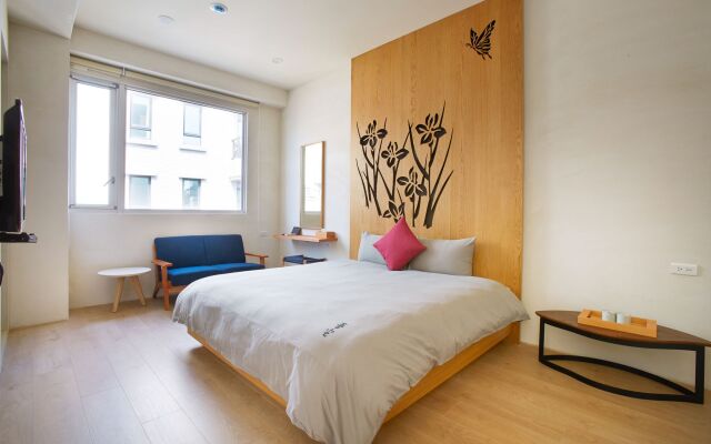 Wood Whispering Residence