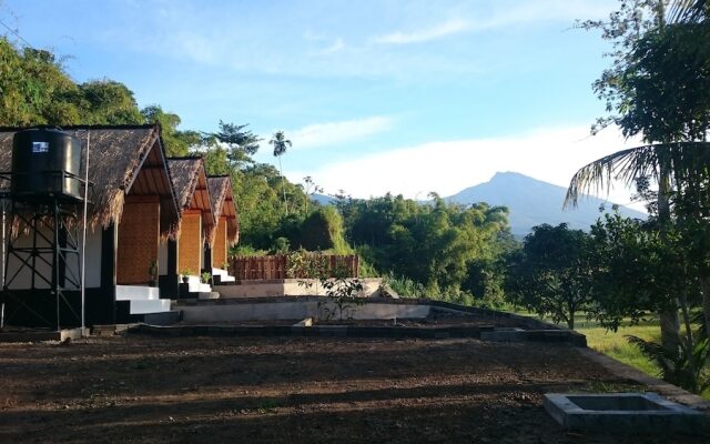 Aryasuta Bungalow