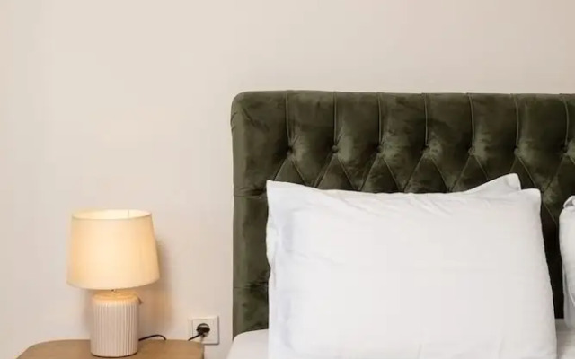 The White Marble Luxury City Apt