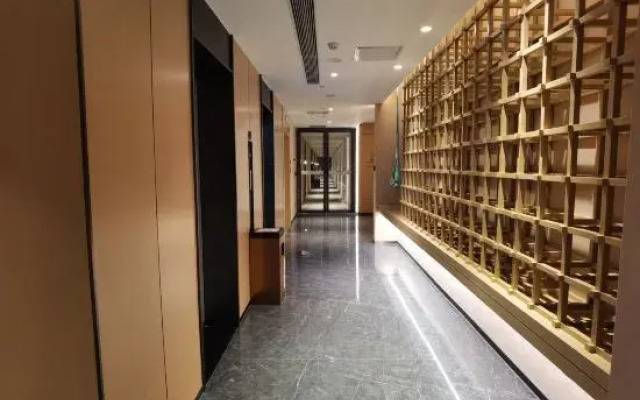 Dongguan Tangxia Baifeilin Hotel (South High-speed Railway Station)