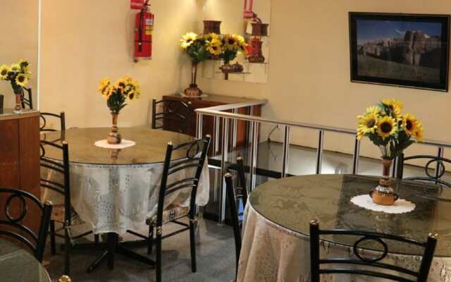 Hostal Alfredo's Palace