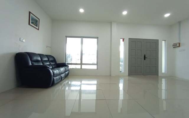 OYO 90275 Meow Homestay