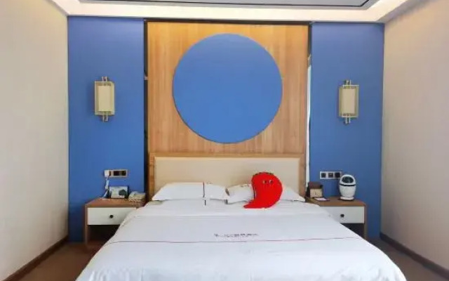 92·Nato Wisdom & Regimen Hotel