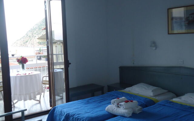 Koronis Hotel