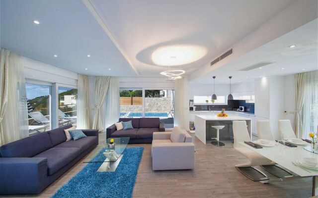 Villa Blue