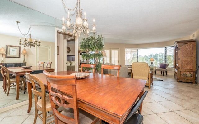 Yacht Club 7536 by Vtrips