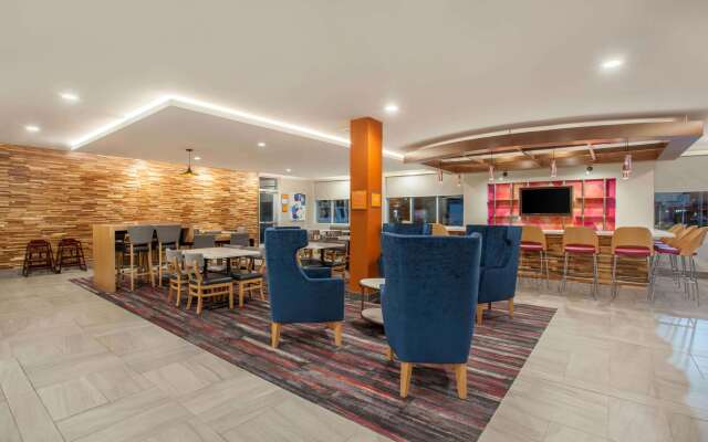 La Quinta Inn & Suites by Wyndham Madera