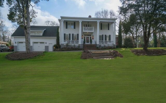 Bama Bed & Breakfast Campus