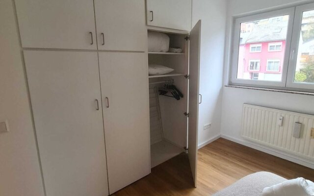 New Large 2 bedrooms with Parking