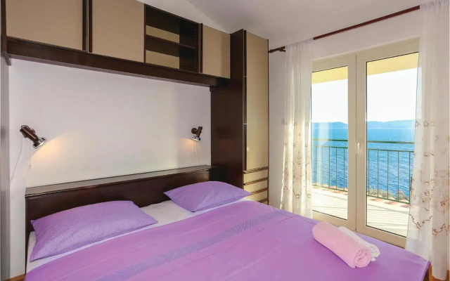 Three-Bedroom Apartment Omis with Sea view 07
