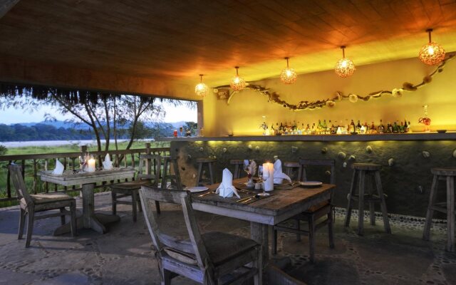 Barahi Jungle Lodge