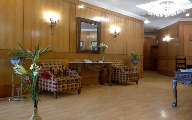Le Royal Express Salmiya Hotel