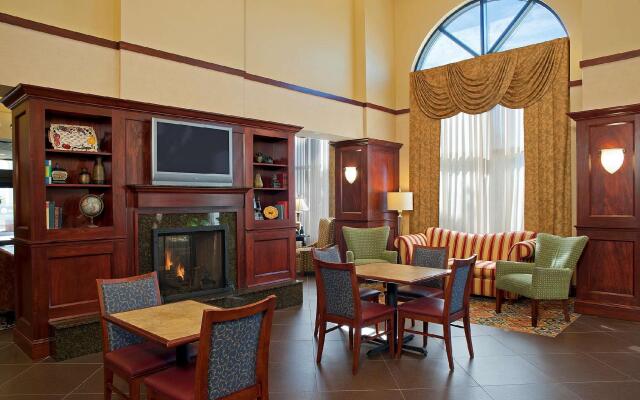 Hampton Inn & Suites Indianapolis-Airport