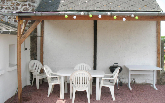 Terraced House With Garden and sea View, Paimpol