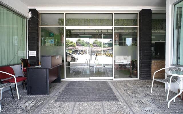 Capital O 2885 Hemra Hotel