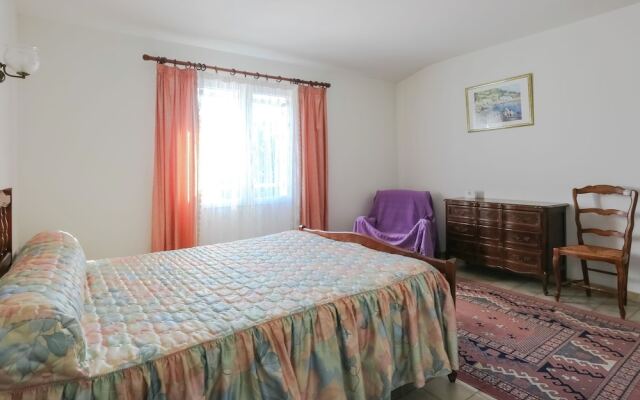 Provencal Holiday Home in Bormes-les-Mimosas with Pool