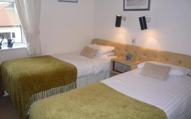 Vallum House Hotel