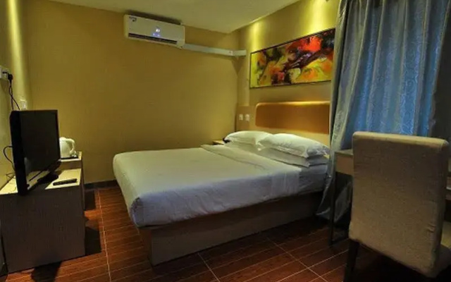 Aira Hotel