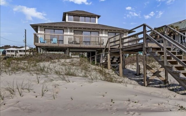 Oceanfront Pet Friendly Unit by RedAwning