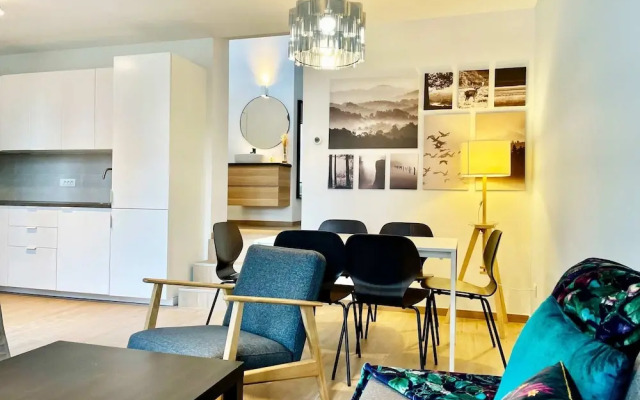 Luxury 2BR 2BA Near Fashion District by Oneluxstay